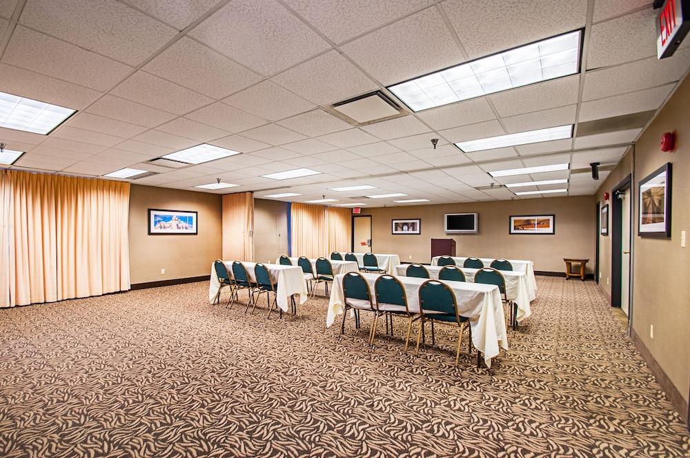 Comfort Inn Falls Church - Tysons Corner Extérieur photo